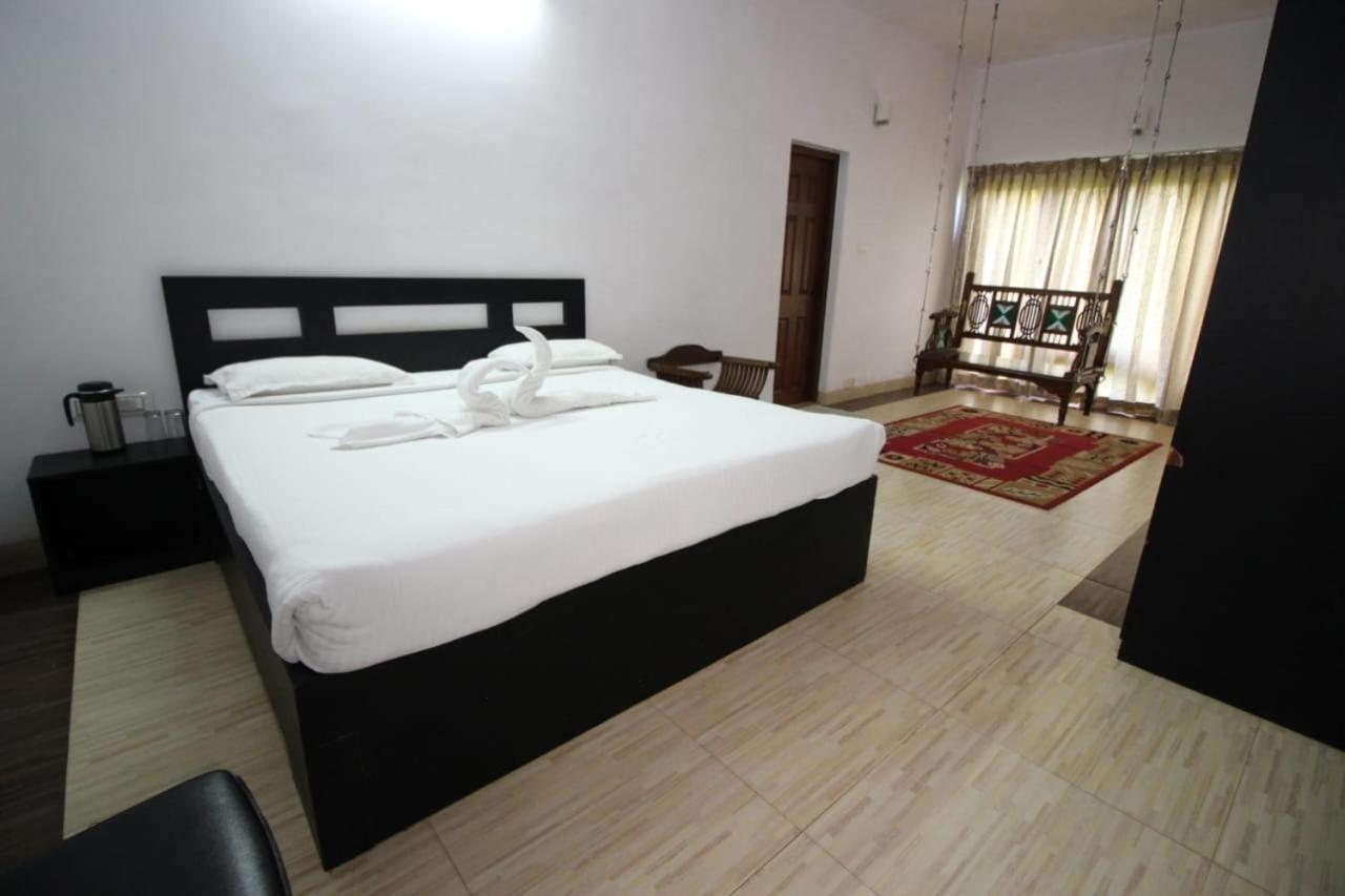 Mount N Mist Hotel Ooty Exterior photo